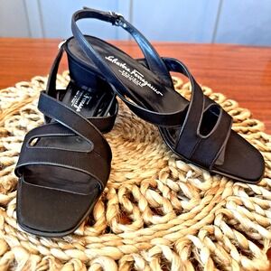 Salvatore Ferragamo Boutique Black Sandals Women 7.5 4A Grosgrain Slingback 90's